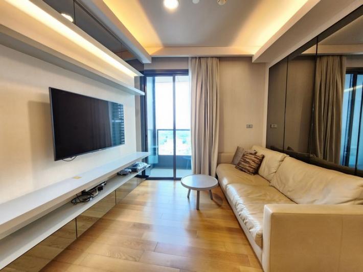 THE LUMPINI 24 Modern Luxury Style Condominium Project near BTS Phrom Phong