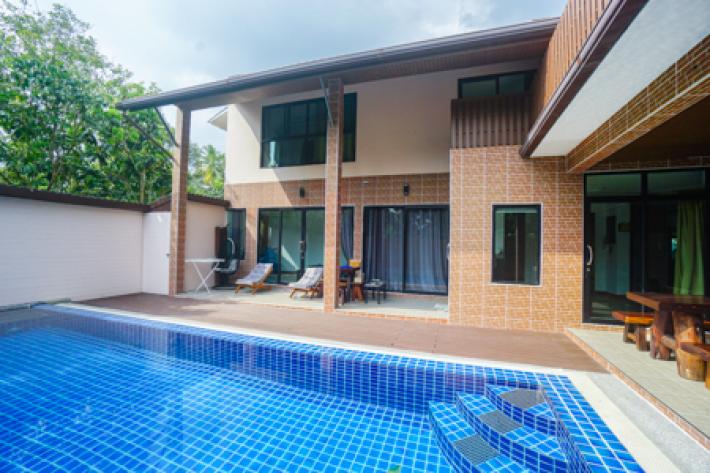 Villa 3 ห้องนอน ขายถูก บ้านสวย พร้อมสระว่ายน้ำ หลังใหญ่ ใกล้ตลาดสีฟ้า ต.ลิปะน้อย เกาะสมุย สุราษ