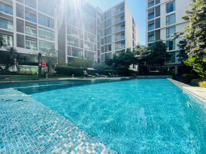 Available Now!! Modern luxury, spacious 2bedroom, 2bathroom, 120sqm condo in the heart of Nimmanhiem Road, Soi 6, at the Nimmana Condo. 