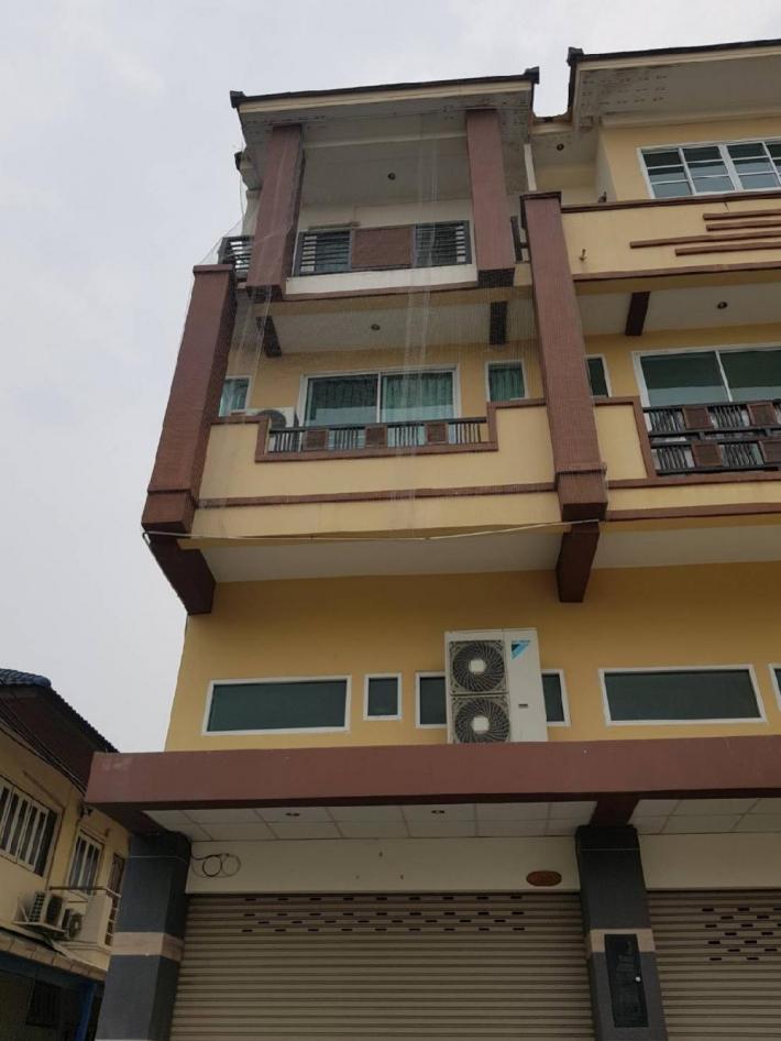 ขายอาคารพาณิชย์ 3 ชั้น หลังมุม ตกแต่งสวย ใจกลางเมืองชลบุรี อำเภอเมืองชลบุรี จังหวัดชลบุรี