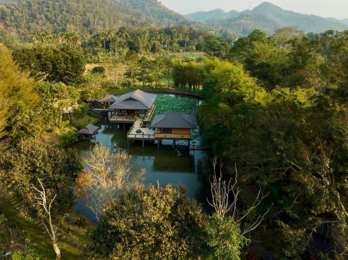 Stunning Mountain View with lakeside SAMEONG HOUSE FOR SALE. 