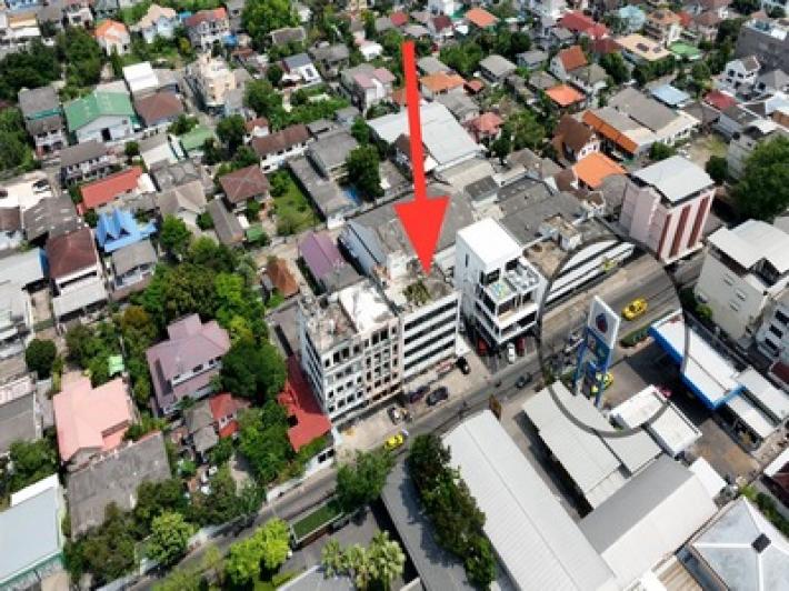 ขายอาคารสำนักงาน ติดถนนสุทธิสารวินิจฉัย-รัชดา 104 ตร.ว. จำนวน 5 ชั้น ลิฟต์ 1 ตัว มีพื้นที่จอดรถใกล้ MRT สถานีสุทธิสารวินิจฉัย