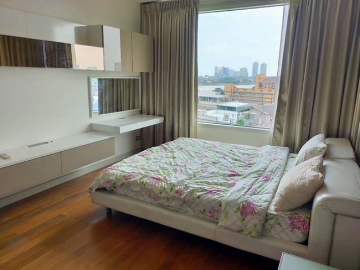 A high rise condo face to Chaophraya river!!! Water Mark for rent and sale