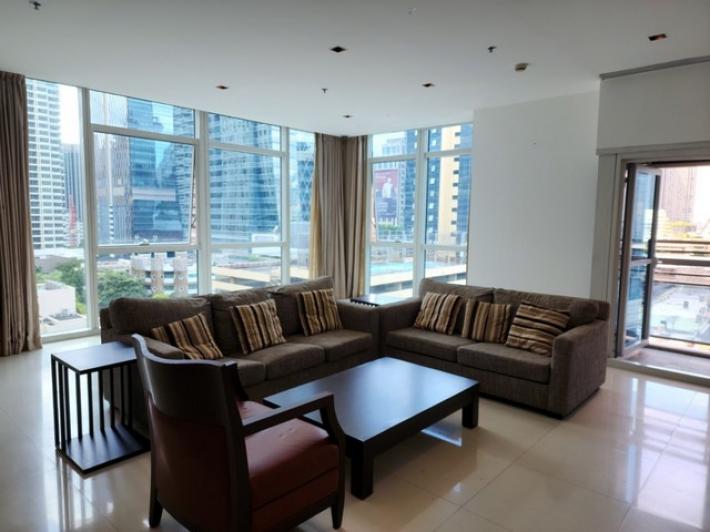 Big unit with 3bedrooms available!!! at Athenee Residences near BTS Ploenchit