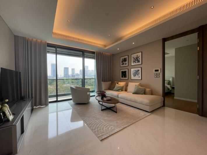 Super Luxury Residential Condo for Rent at Sindhorn Tonson, near BTS Ratchadamri
